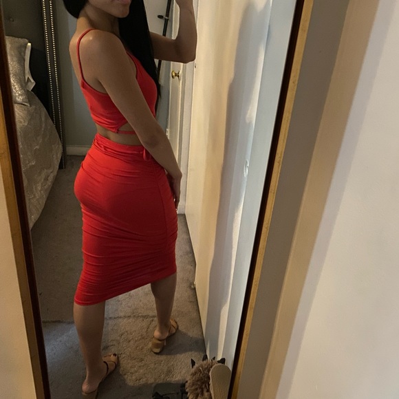 NEW Sexy Red Crop Top & Ruched Midi Skirt Set - Picture 5 of 11